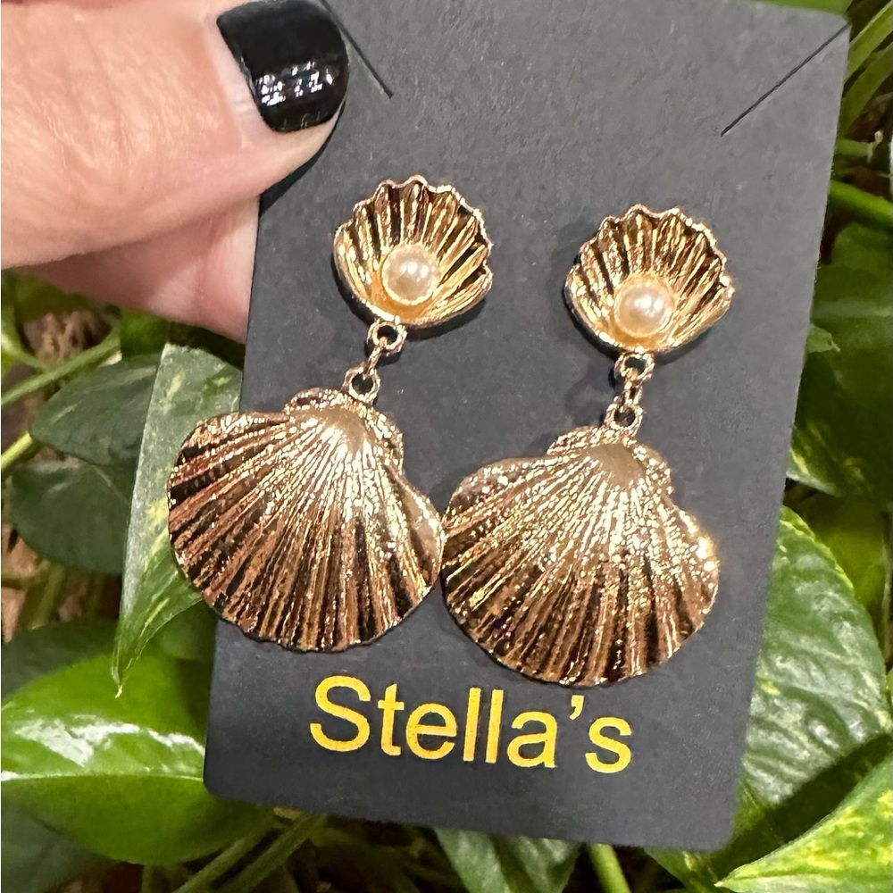 Stella’s goldtone pierced earrings pearl 2” dangling seashells jewelry beach new